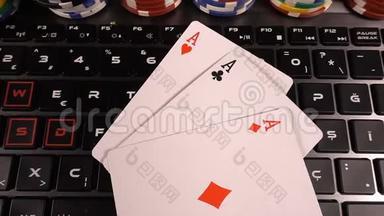 赌红骰子扑克牌钱和骰子